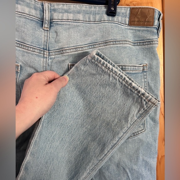 American Eagle Size 18 Short Mom Jeans - Strigid, Comfortable Denim, High Rise - Picture 9 of 10